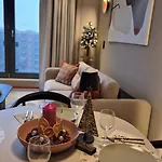 Luxury Brabank Amber Fitness, Sauna & Parking By Grandview Apartamento